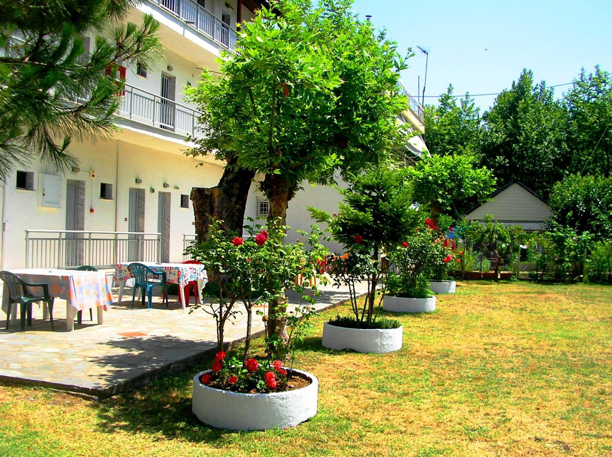 Apartments Ziogas Paralía Skotínis Екстериор снимка