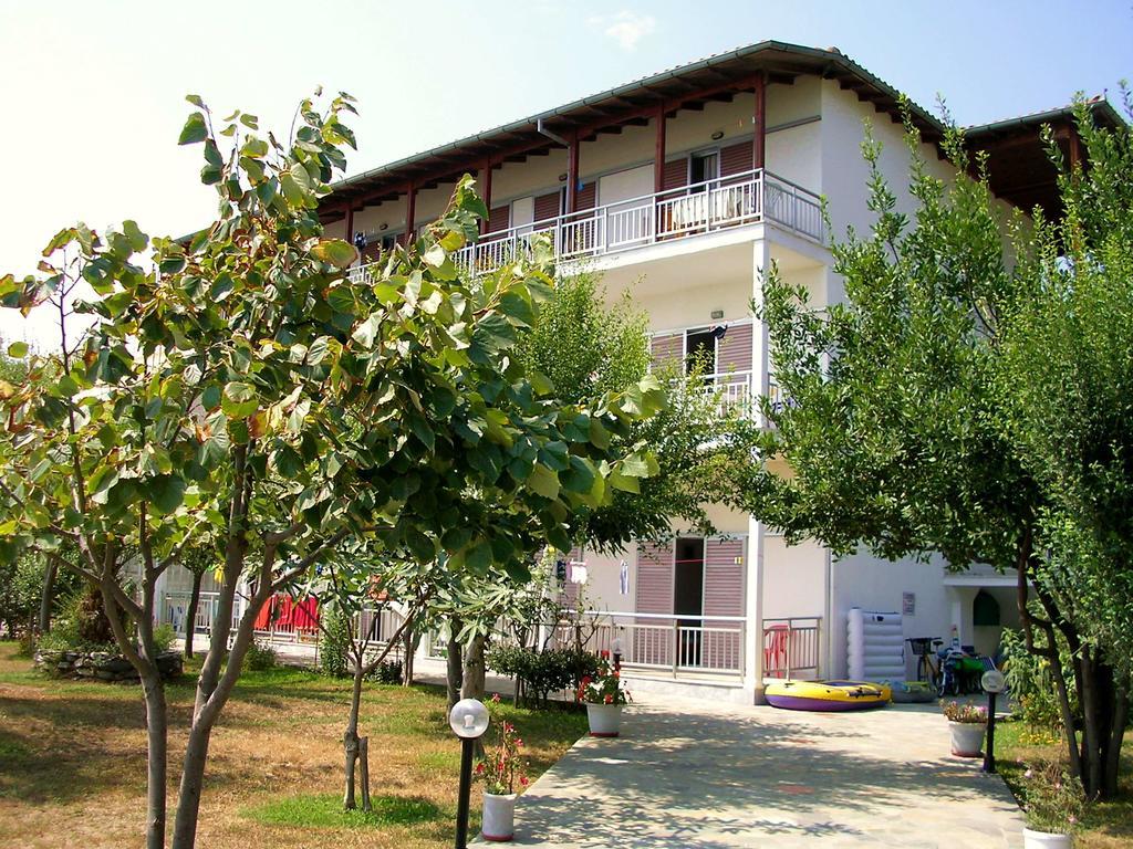 Apartments Ziogas Paralía Skotínis Екстериор снимка